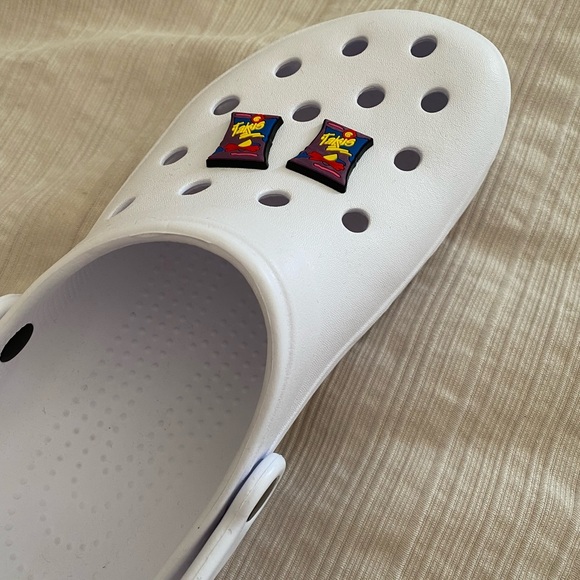 Set of 4 Takis shoe bracelet charms NEW IN PACKAGE - Picture 4 of 6